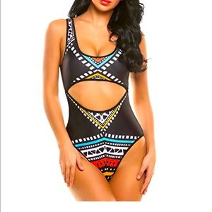 One pieces swimwear…🛑 Buy one and get one 50% off‼️